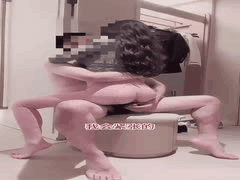 NTR老公视角福利：老婆被主人调教，我只能在一旁撸管！