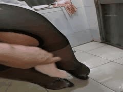 二次元萝莉小母狗SM捆绑深喉口爆吞精：小芽芽不乖的淫乱调教