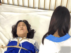 校服姐妹花捆绑调教：禁忌SM诱惑