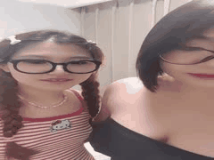 #猫猫猫咪巨乳双萝莉_舔奶狗爬_滴蜡抽打_跳蛋道具_JR303_