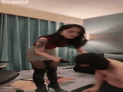 筱月黑丝皮靴突击调教男奴，SM直播套路刺激升级