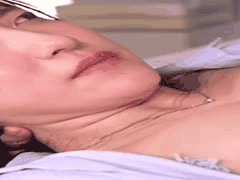 安静内向OL遭上司骚扰！捏乳头戏弄到羞辱失禁高潮，神奈美纪狂野诱惑