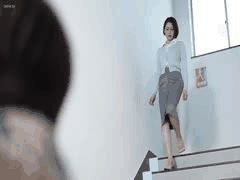 （中文字幕）ROE-372 毕业典礼结束后……严格教导我的女老师──友田真希──的恩怨情仇以敬业著称的真希老师，今年再次负责即将毕业的班级发行日期 类型_ 中文字幕, 羞辱, 熟女, 女教师, 人妻, 单体作品, 中出, 高清, 独家