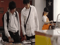 （高清中字）MEYD-950 在便当店工作的大胸单亲妈妈，学生兼职，到处都是激烈的性爱，身为母亲和女人的双重工作，阿衣非常忙碌！ ！ 狭山爱 - 佐山爱艾几年前与丈夫离婚，一边在便当店兼职一边抚养儿子。便当店生意非常成功，有些顾客因为个性开朗而前来邂逅心仪的人！发行日期 类型_ 中文字幕, 熟女, 巨乳, 单体作品, 中出, 乳交, 高清, 独家, 4K