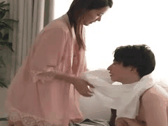 海外丈夫远走他乡！人妻熟女通野未帆沉沦中出口爆的禁忌激情