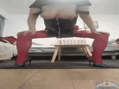 惠子阿姨自慰诱惑：自然巨乳玩弄超舒服，红色丝袜骚逼痒等你来挠