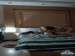 丸子头美艳少妇邂逅熟女技师：吃鸡打桩激烈输出高潮连连