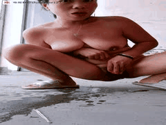 农村骚人妻玉米地抠逼自慰喷水狂潮 露天洗澡口交激战啪啪