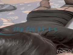 海角社区人妻少妇不客气直入正题：舔香逼出水后猛怼淫穴，疯狂淫叫怕孩子听到