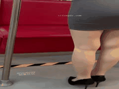 冷白皮熟女人妻丝袜高跟翘臀诱惑：小辣椒娇妻日记