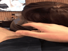 极品熟女认真口交裹满唾液诱惑撩人，无毛一线天女上位狂野抽插撸点爆棚