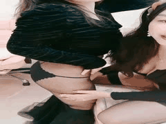 黑丝诱惑：淫荡姐妹花双飞少妇激情