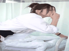 校园禁忌激情：藤森里穂与绝伦学生随时随地偷情中出！忍声高潮美腿巨乳诱惑