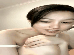软萌师妹护士装扮诱惑：浓密小穴毛发特写