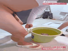 极品小姨子调教乱伦合集9：姐夫户外后入，高跟丝袜大长腿诱惑