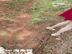 海角社区禁忌兄妹乱伦合集：悠悠的成长时光户外剧情演绎