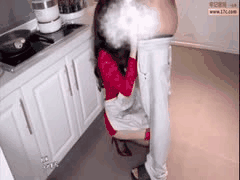 淫乱丈母娘按地深喉内射！猎奇剧情日本熟女AV