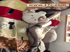 禁忌姐弟情：内衣模特姐姐拍照时弟弟忍不住起反应