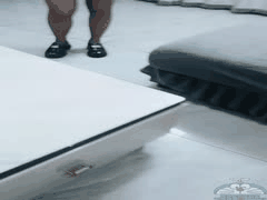 夜袭睡中小嫂子：醒来骚浪吞巨屌 无套猛操少妇