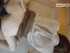 侄子熟睡偷情时刻：收拾玩具的性感嫂子被猛操，最后颜射满嘴高潮！