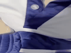 海边公厕惊魂！尾随白虎表妹强上 内射高潮求饶