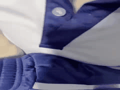 海边公厕惊魂！尾随白虎表妹强上 内射高潮求饶