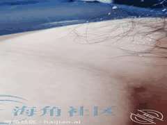 后爹出差！儿子狂操穿T恤黑丝的反差熟妈，水流成河欲拒还迎