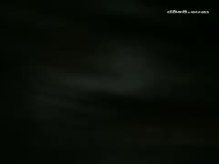 紧张刺激的阿姨忍不住叫床：完美露脸女上男下，肥臀撞击水多多