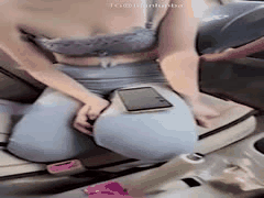 表兄妹禁忌车震：乱伦激情内射紧致馒头小穴