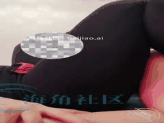 海角社区熟女乱伦：大胖偷插小胖妈，剪黑逼毛给儿子看变态刺激