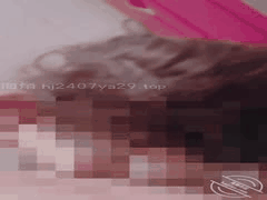 包容岳母的狂野激情：抱着丈母娘大屁股一插到底，老骚逼叫床求快，视觉盛宴令人上瘾