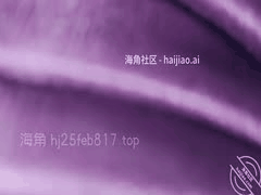 禁忌钻被窝：儿子顶妈妈屁股揉胸伸内裤挑逗湿穴