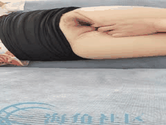 感冒中与妈妈的禁忌乱伦：从沙发舔阴到床上尽情抽插