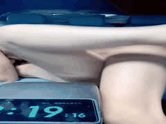 开车带嫂子户外散心变野战！半推半就放倒熟女，欲火焚身淫叫连连