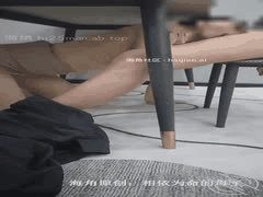 相依为命母子乱伦：妈妈包饺子时骑乘鸡巴狂野扭动