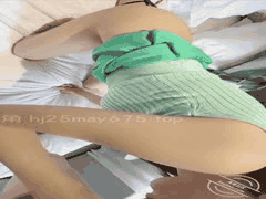 满脑淫念！继子强抱小妈进卧室，粗暴脱衣插入让她彻底臣服