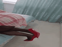 抖音嫂子禁忌诱惑：眼镜熟女丝袜高跟自慰大尺度私拍_1