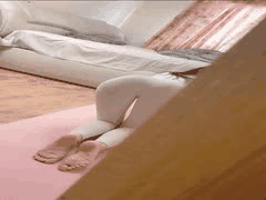 身材火辣小妈偷情被儿子发现！瑜伽换衣摸穴威胁狂干，欲火焚身插入秒射高潮