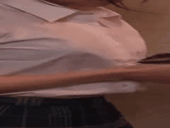田径少女里玛遭男友父亲禁忌按摩！胸部玩弄致失禁狂操高潮