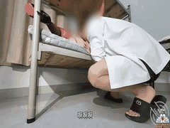 秀禾服人妻舅妈洞房夜被电话查岗瞬间高潮 白虎粉穴狂喷淫水