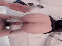 白嫩翘臀萝莉诱惑：06年合法少女后入内射欲罢不能！