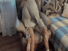 极品白虎校花少女：S型A4腰大屁股一线天粉嫩小穴，射后主动舔干净