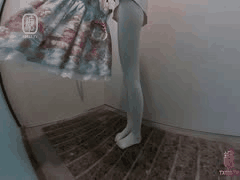 极品白丝双马尾小萝莉被大叔男友宠爱：吹头发后忍不住操我，你的太大了我受不了！