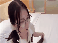 清纯舞蹈生学妹为手机出卖黑丝美腿！大哥1万狂操紧致白虎少女，各种姿势内射不罢休