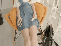 超清4K极品萝莉学生妹放假自慰！一线天白虎嫩穴近距离特写，谁顶得住？