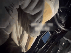 白虎少女精神小妹主动骑乘！奥迪车震不戴套超刺激，疑似汽车广告？