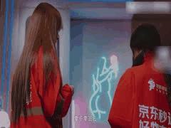 外卖大佬潜规则下属双飞萝莉！霸道上司亲自下海狂操白虎骚穴，巨乳妹VS萝莉谁更诱人？