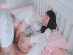 极品眼镜美女白虎一线天，美腿白嫩诱惑无瑕！