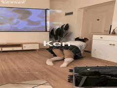 双马尾萝莉白虎少女：黑丝包裹白嫩美臀的绝配母狗诱惑