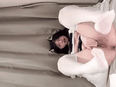 可爱白虎萝莉少女：小衣服显大胸，娇小身材诱人可爱